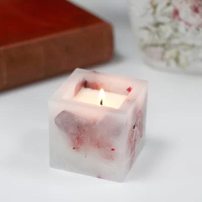 Lumânare naturală pătrată mică parfum de Trandafir